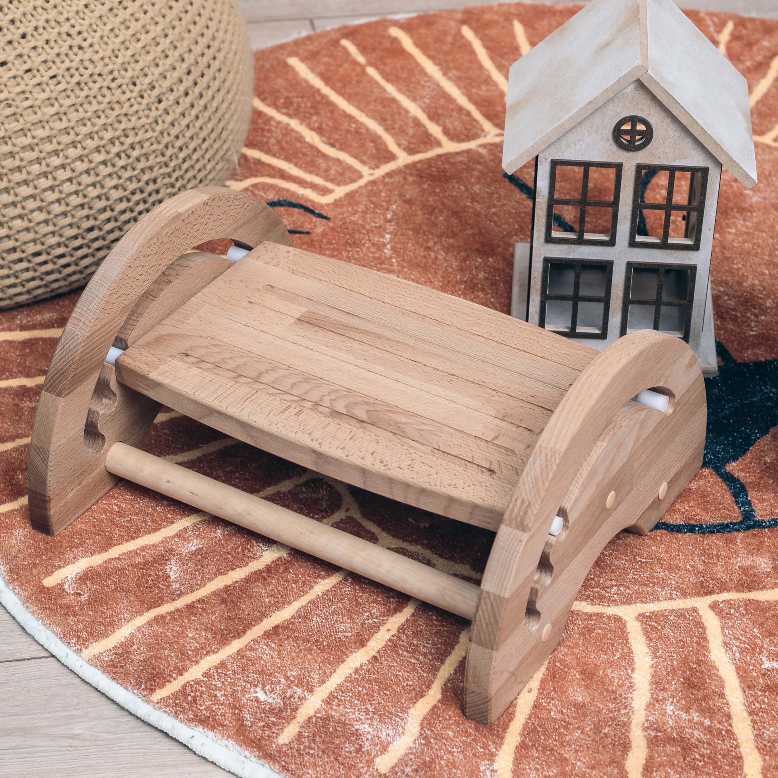 Опора для ног школьника