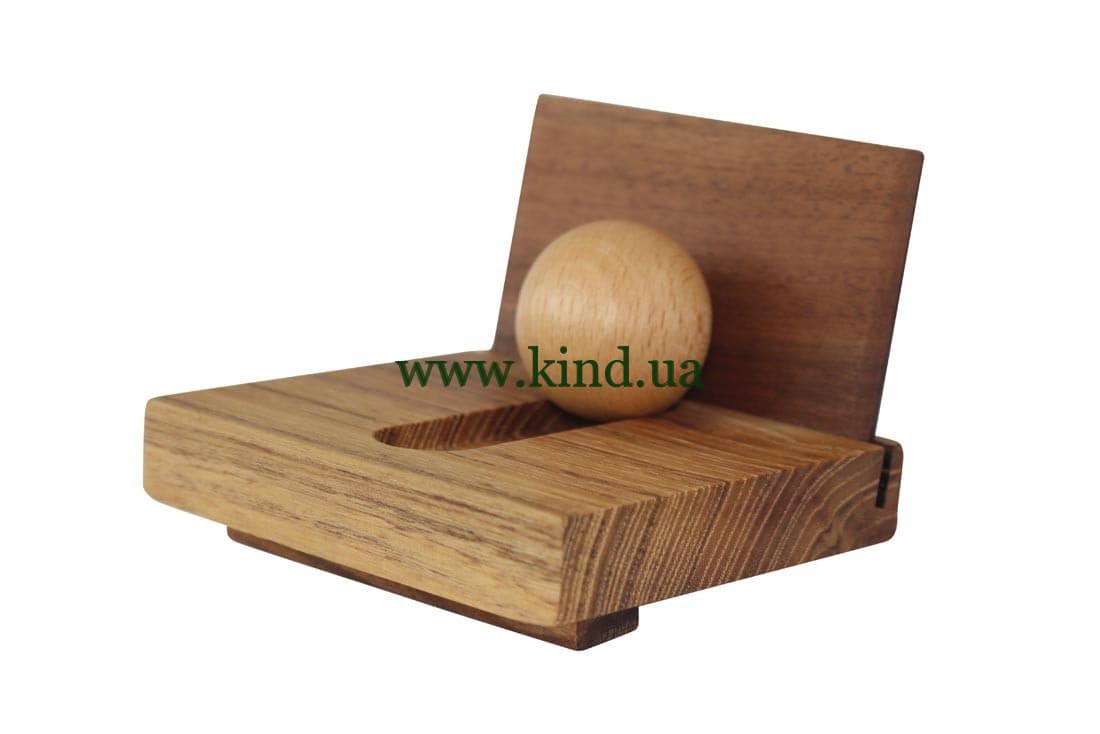 derevyannaya_podstavka_dlya_vizitnykh_kartochek