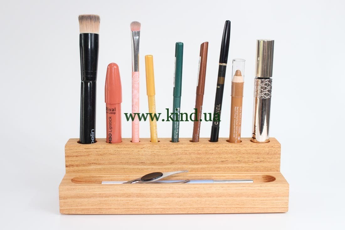 krasivyy_organizator_dlya_kosmetiki_iz_dereva