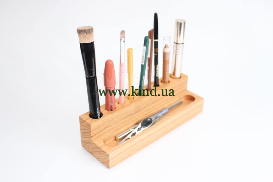 podstavka_dlya_kistey_i_pilok