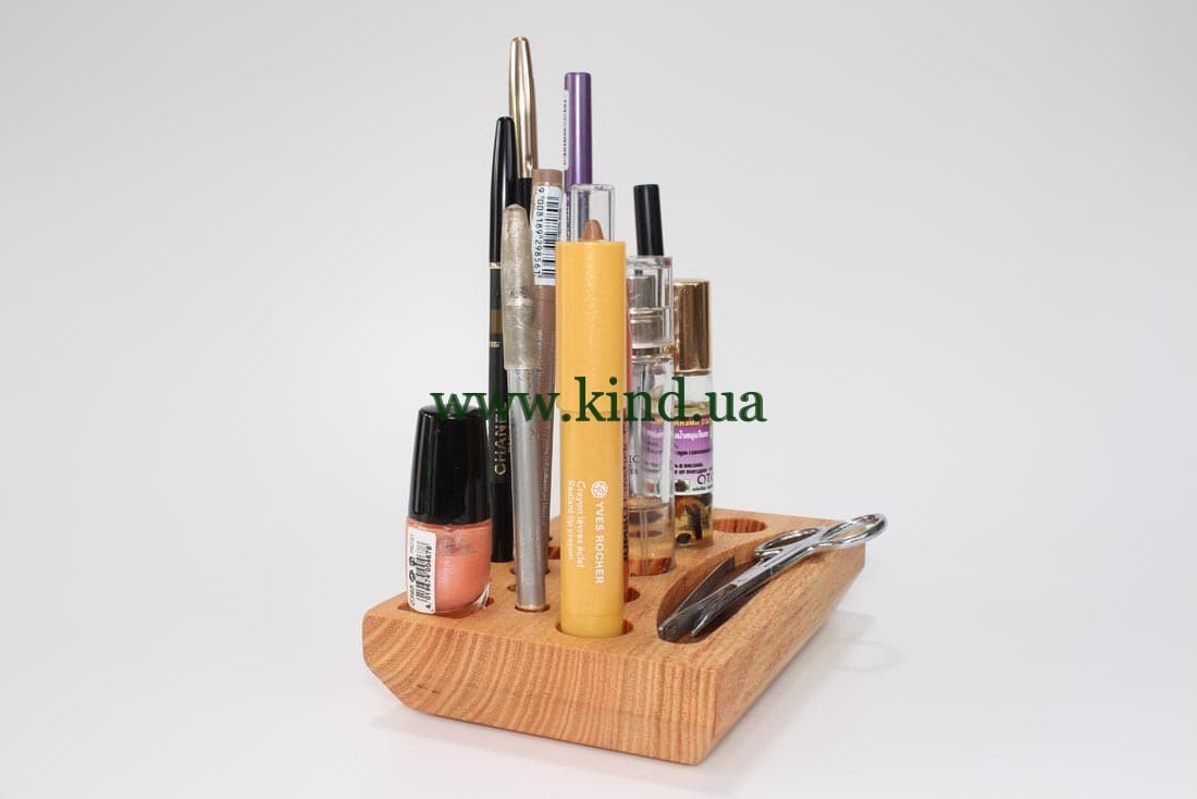 podstavka_dlya_kosmetiki_derevyannaya