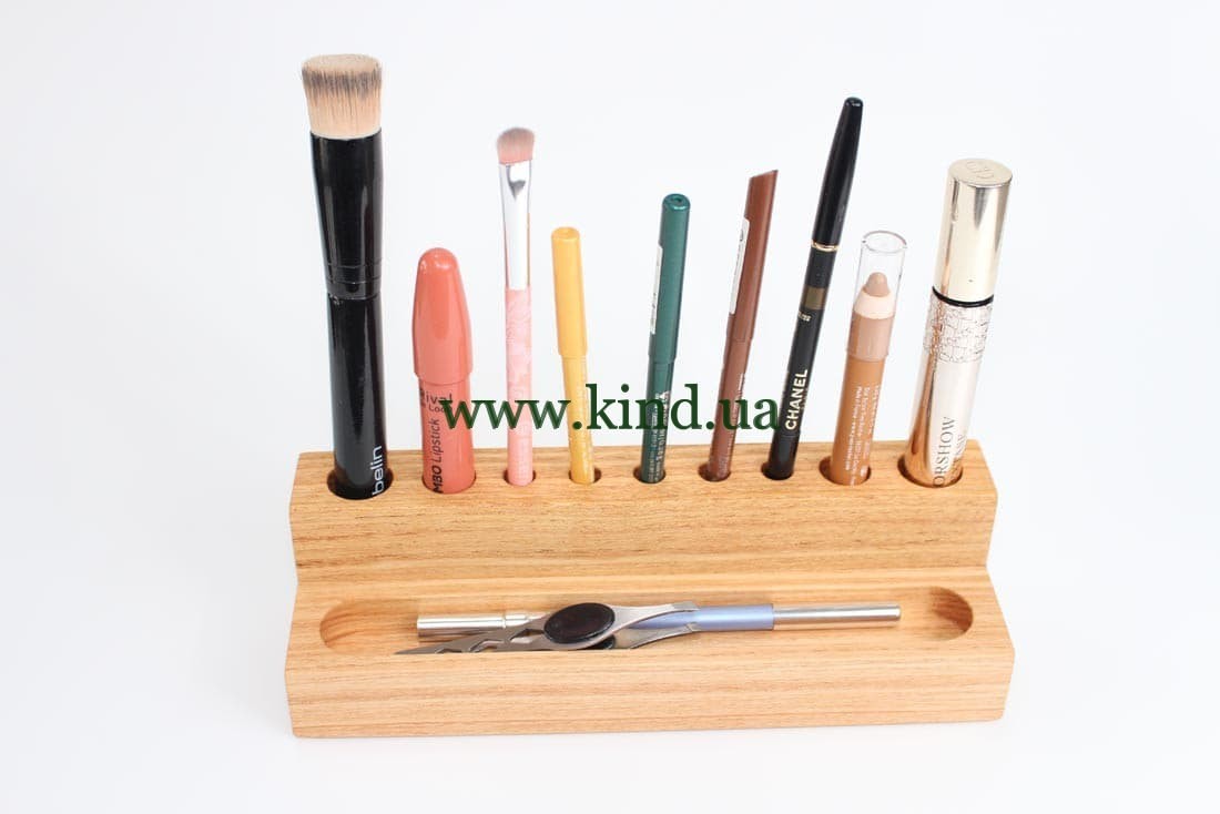 podstavka_dlya_makiyazhnykh_kistey