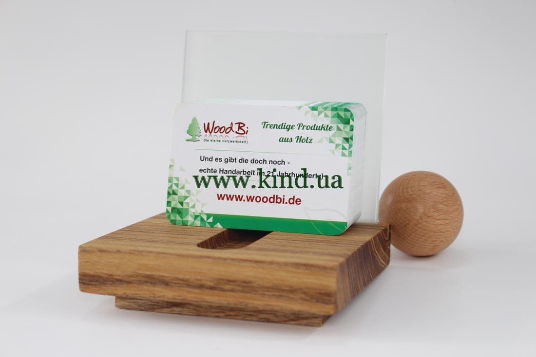 podstavka_dlya_vizitnykh_kart_derevyannaya