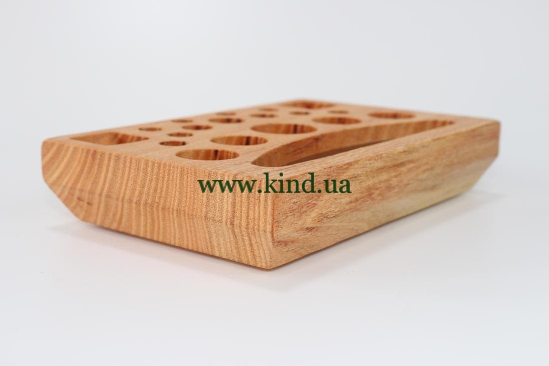 podstavka_iz_derva_dlya_kosmetiki