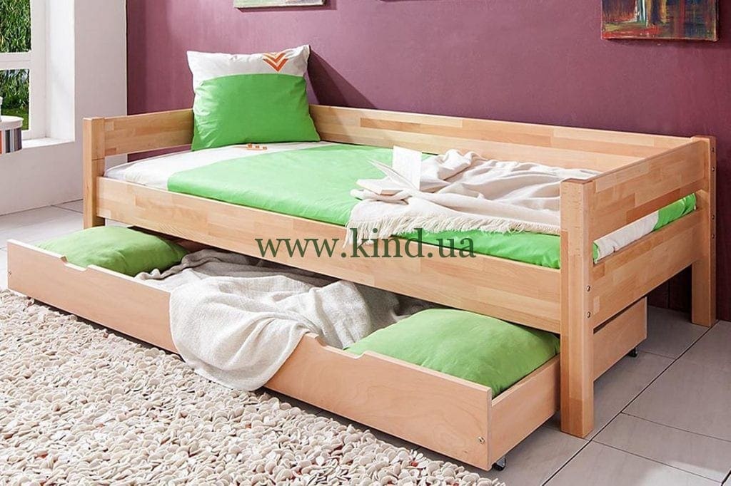 Кровать из натурального дерева с выдвижным ящиком