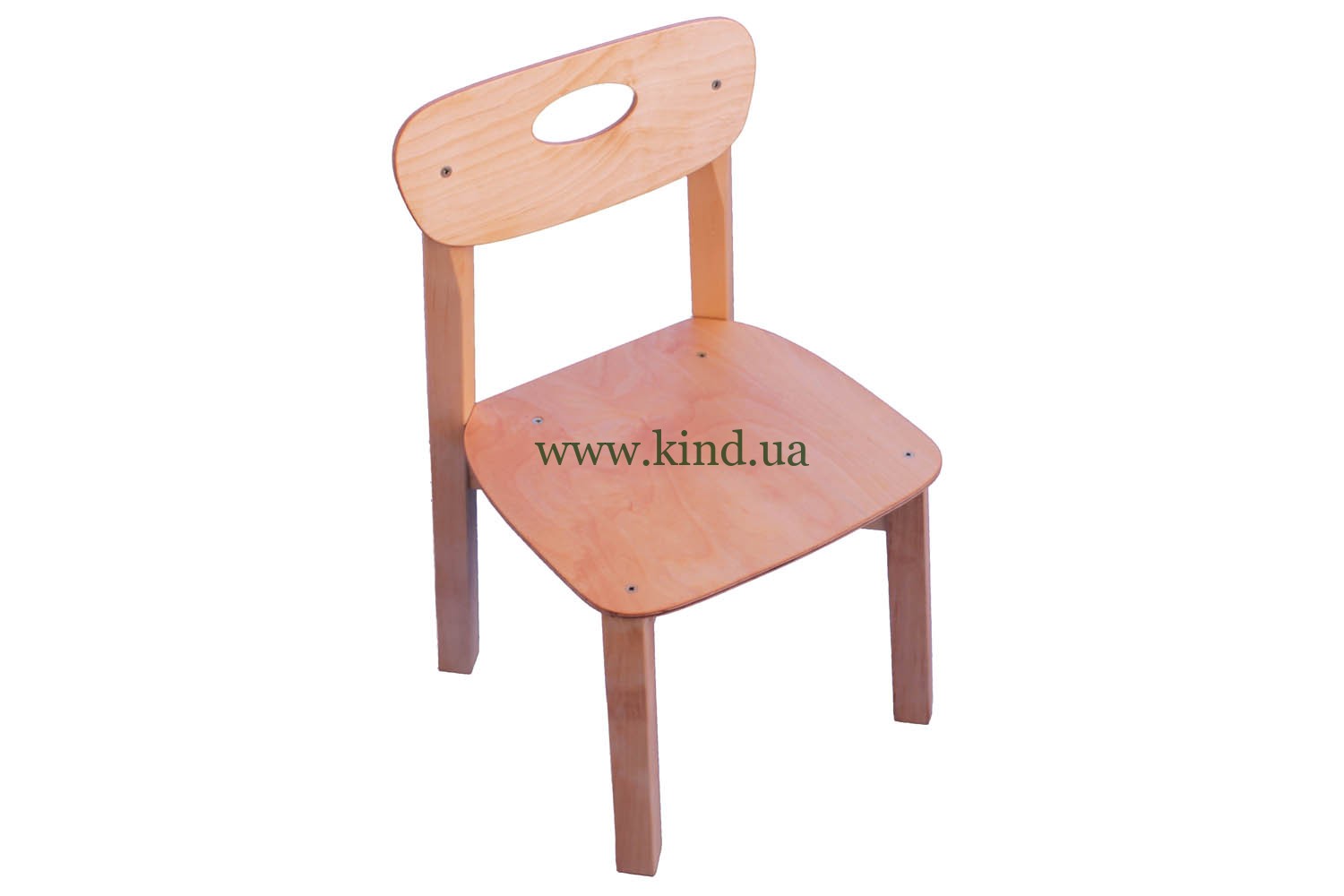 детский стульчик из дерева в детскую комнату