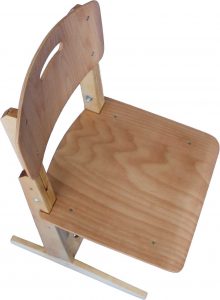 Деревянный стул для школьника