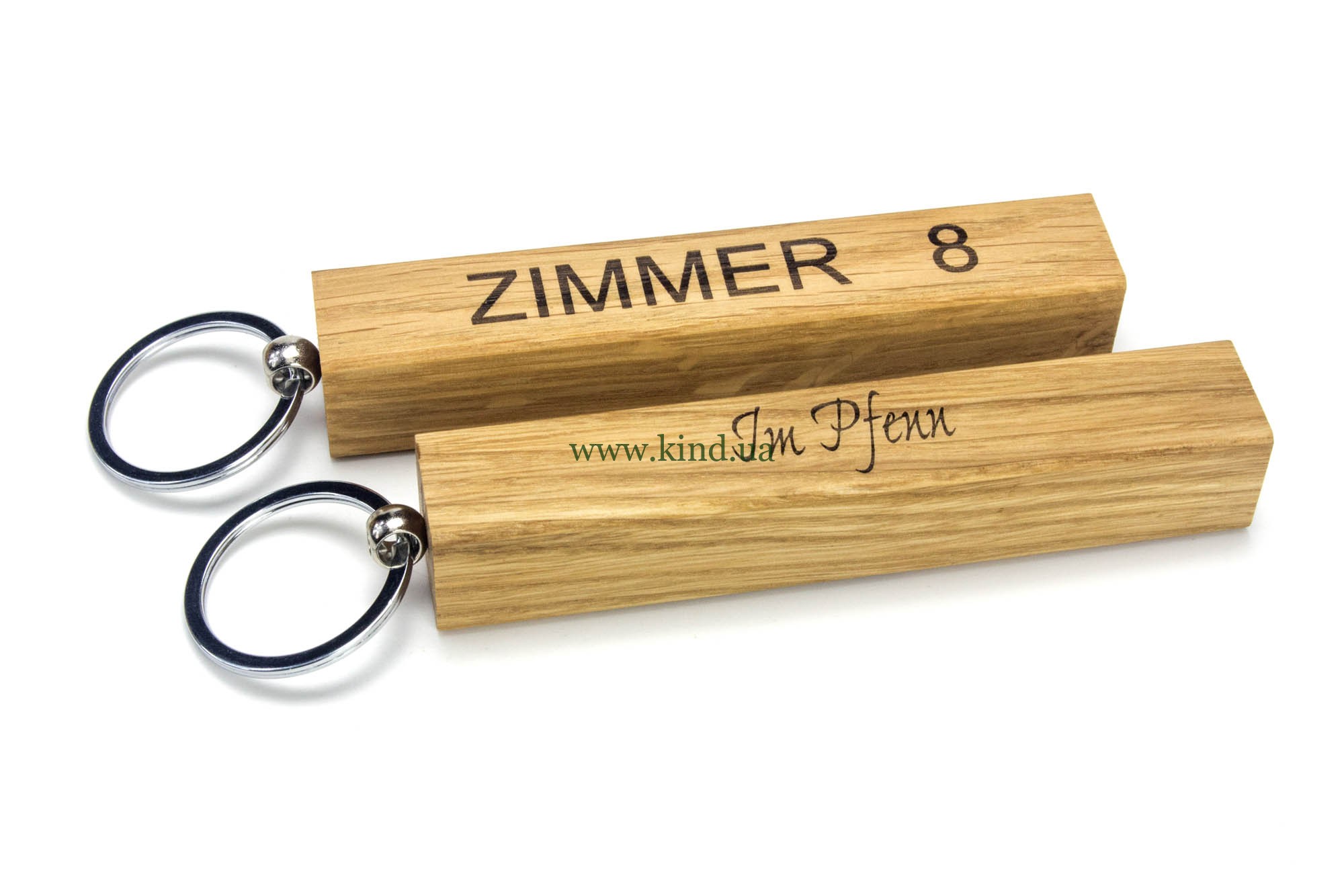 Большой брелок с гравировкой гостиницы