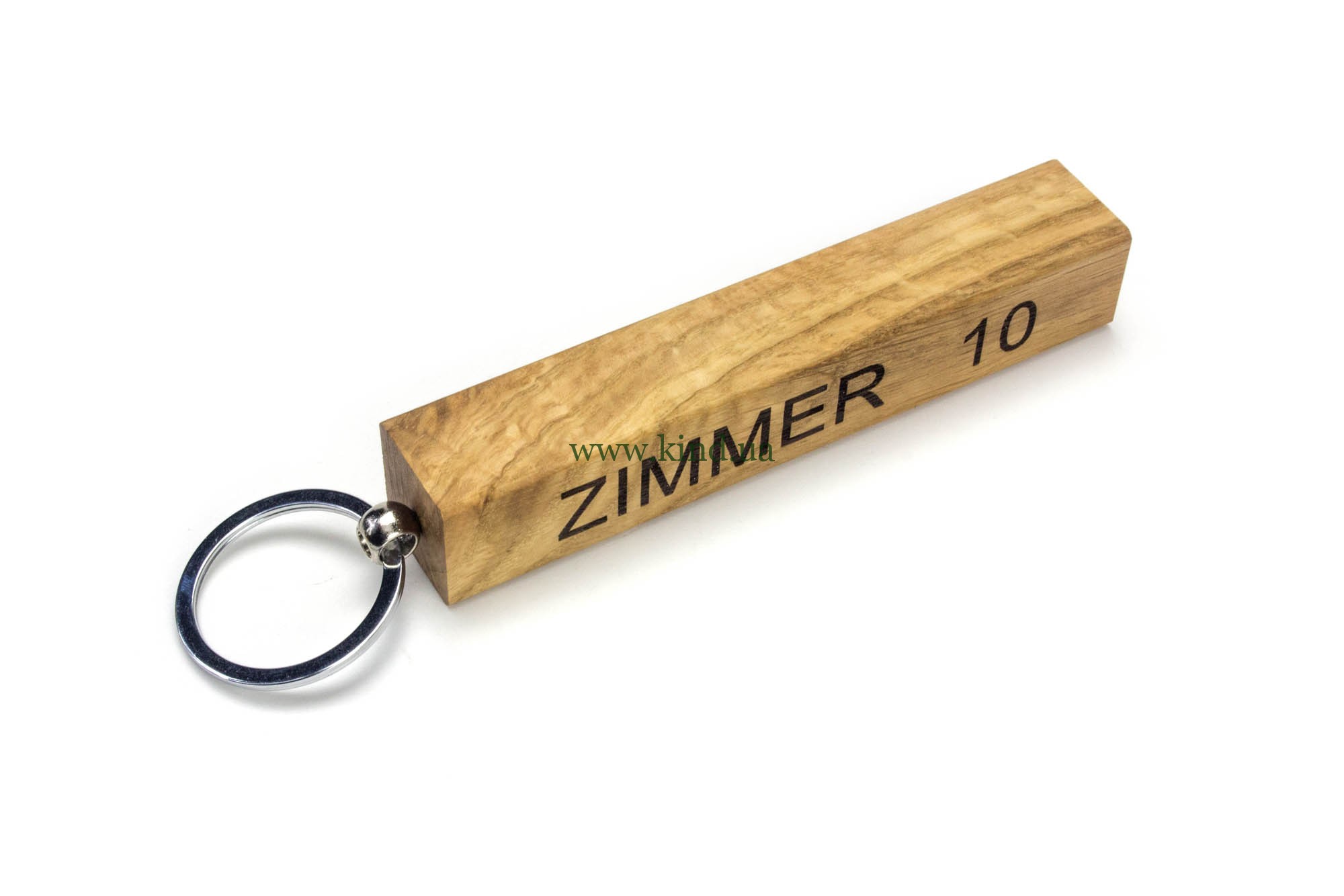 Деревянный брелок индивидуальный